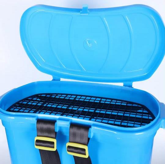 picture of lid and inside view of knapsack granular fertiliser applicator